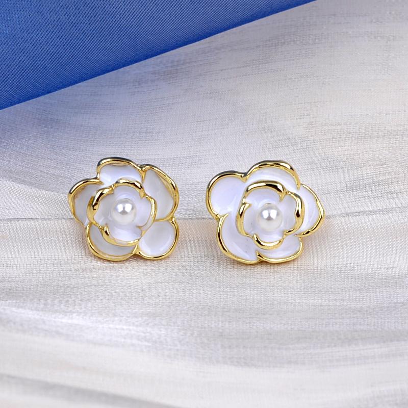 Fashion White Flower Earrings for Women Trendy Crystal Acrylic Pearl Long Tassel Drop Earrings Temperament Party Gift Jewelry