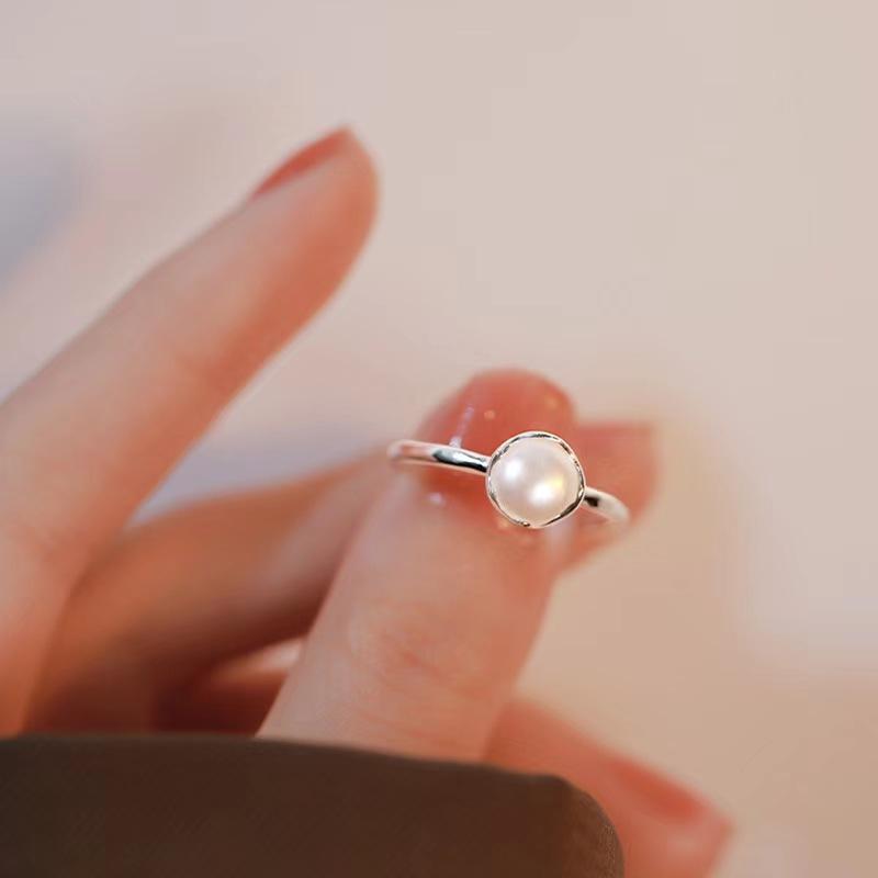 Кольцо с жемчугом женское легкое роскошное нишевое дизайн высокое чувство моды простое темпераментное индивидуальное открытое кольцо на указательный палец