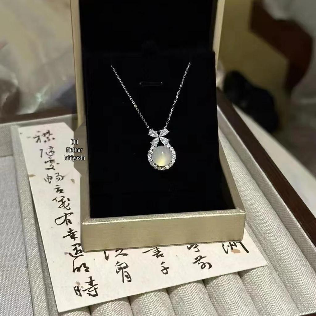 Серебряное ожерелье S925 с подвеской из агата в виде банта принцессы - Универсальный аксессуар для женщин 2024