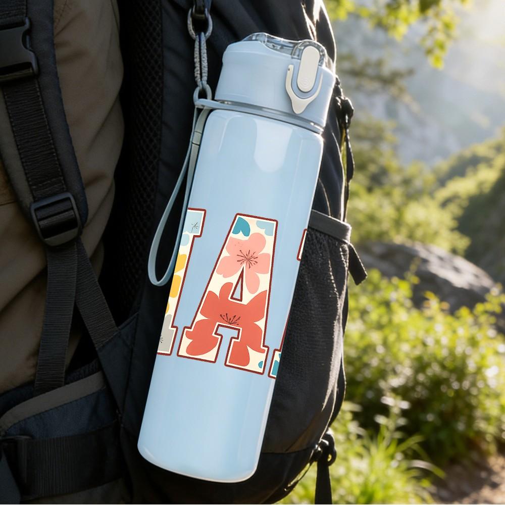 1PC Floral Mama Letter Art 750ml Color Plastic Sports Water Bottle Leakproof Flip Straw Lid Suitable for Sports Office Home Use