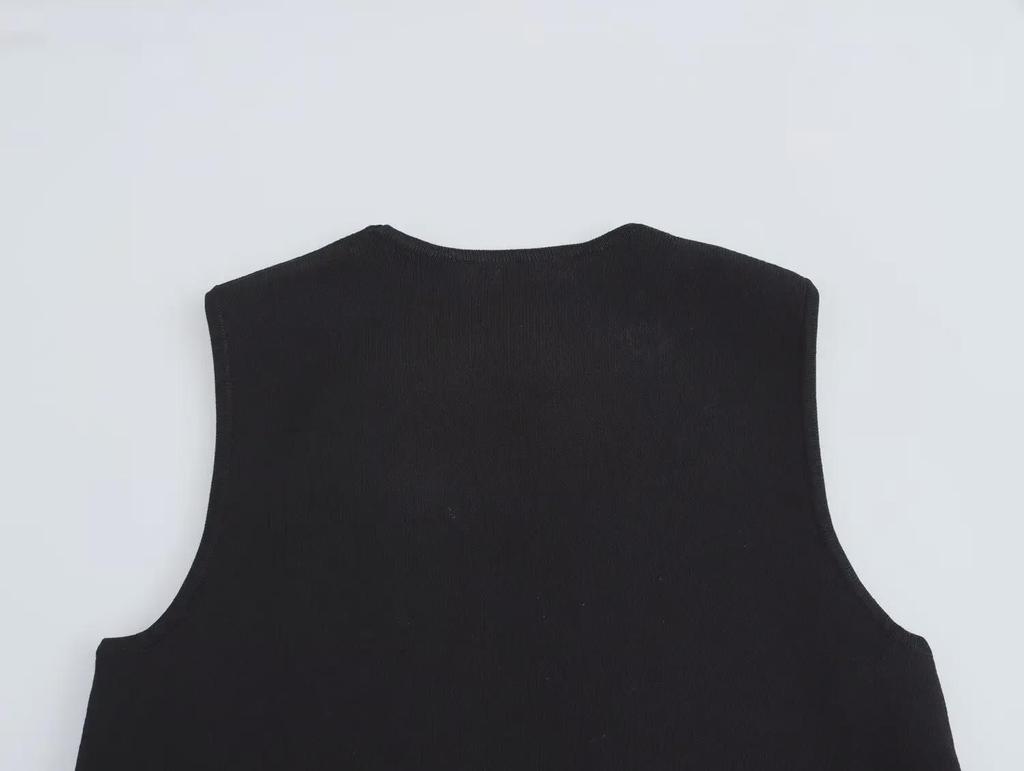 Женский трикотажный комплект из жилета без рукавов и прямых брюк