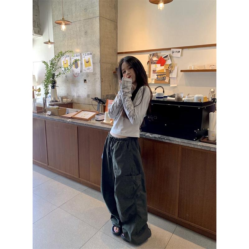 Хлопковая футболка с длинным рукавом с принтом - Дизайн приталенного кроя для начала осени