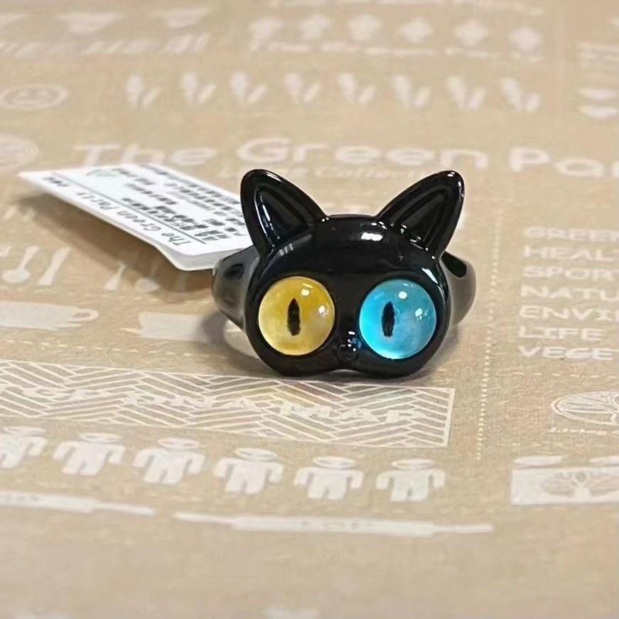 Charming One-Eyed Monster Ring: Playful and Unique Open Ring Design for Women