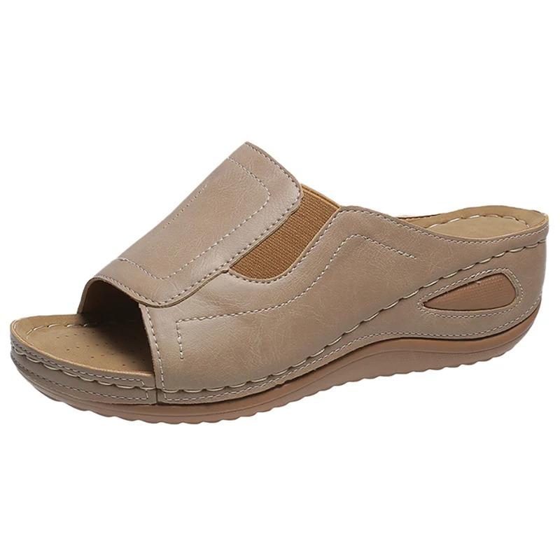 Модные повседневные босоножки на танкетке для женщин 2024 года, летние нескользящие пляжные тапочки с открытым носком, женские шлепанцы из искусственной кожи с толстой подошвой