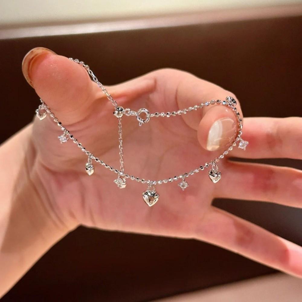 Zinc Zinc Alloy Gold Bracelet Rhinestone Charm Hand Chain Exquisite Heart Bracelet Bridal Party