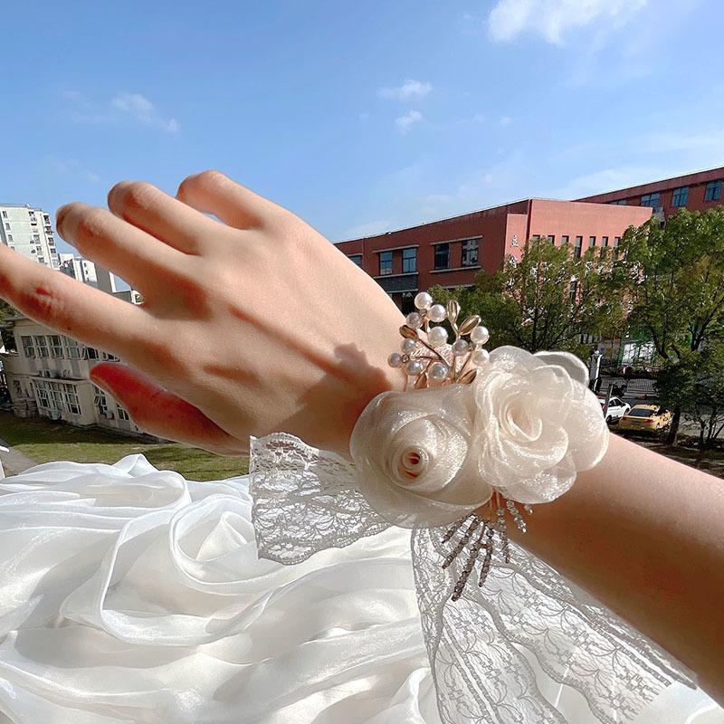 Elegant White Bridesmaid Corsage Bracelet - High-End Wedding Hand Flower