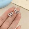 Серьги-гвоздики Beixi S999 Серебряная Игла Жемчужный Бант - Изысканные Серьги в Девичьем Стиле