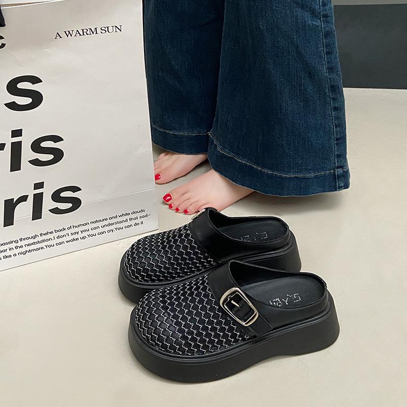 Баотоу новые тканые шлепанцы с одним педалем 2025 Баотоу полушлепанцы на толстой подошве полые маффины ретро крутые шлепанцы женские