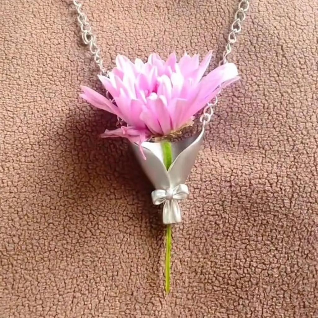 Wearable Vase Necklace Delicate Bouquet Pendant Chain Can Hold Real Or Dried Flowers. A Simple DIY Jewelry Gift Set for Women