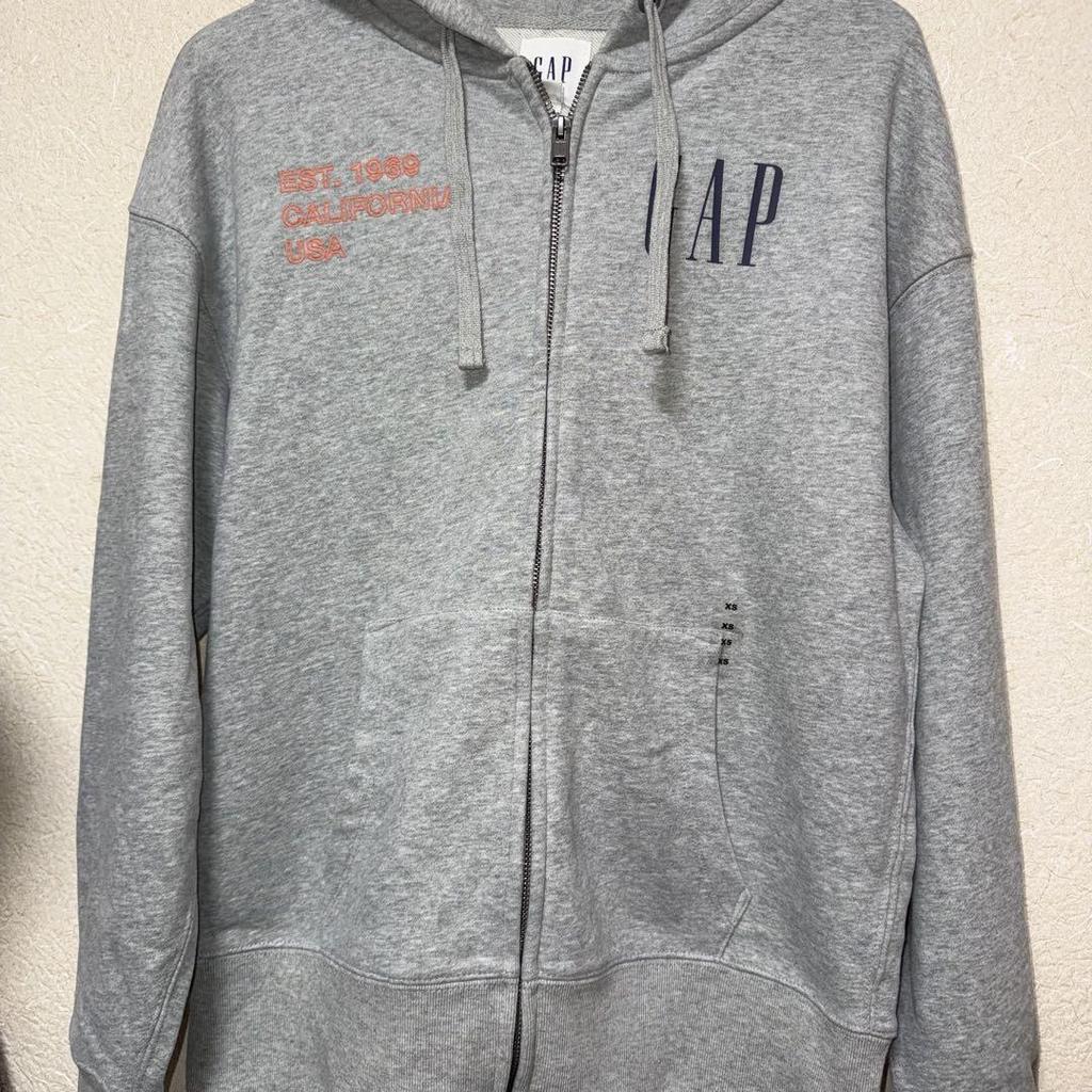 [Б/У] Сана из Twice в худи Gap XS