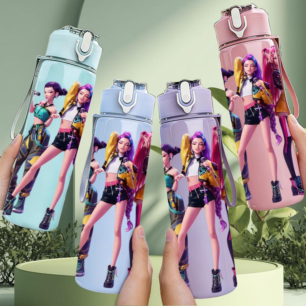 1PC Three Punk Ladies Stage Portrait 750ml Color Plastic Sports Water Bottle Leakproof Flip Straw Lid Suitable for Sports Office Home Use