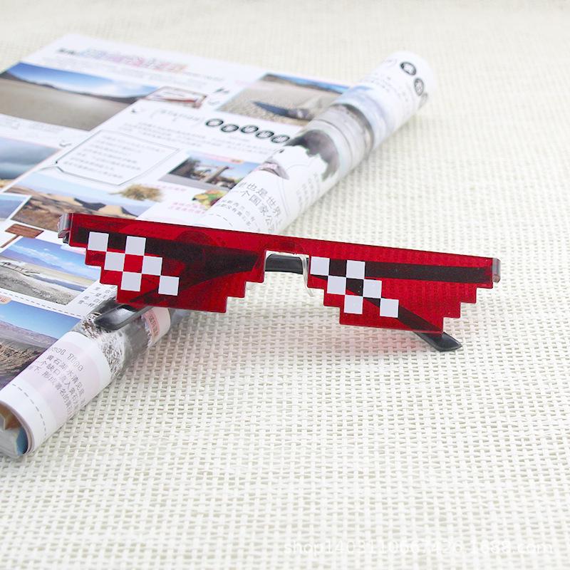 Пиксельные квадратные мозаичные солнцезащитные очки в стиле аниме - Модные прямоугольные оправы