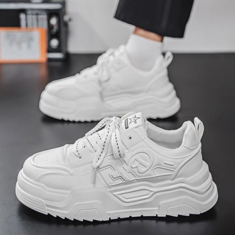 Men's shoes 2025 new summer breathable high-end trend versatile breadboard shoes sports and leisure height-increasing white shoes