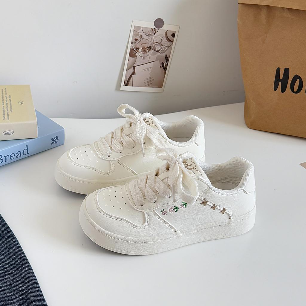 Women's White Sneakers Spring Autumn New Lightweight Breathable Outdoor Casual Shoes Flower Lace Up Comfortable Board Shoes
