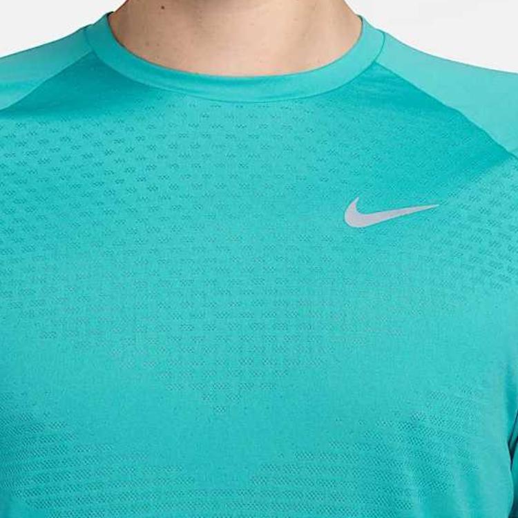 Nike Dri-FIT ADV Stride Быстросохнущая Удобная Дышащая Футболка с Коротким Рукавом Мужская Топы Зеленая HV5204-345