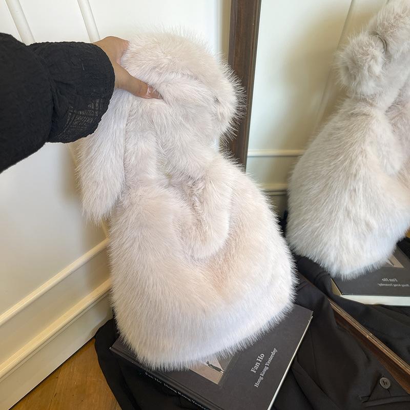 Plush bag women's large capacity 2025 new autumn and winter versatile Mao Mao shoulder armpit bag class commuter tote bag