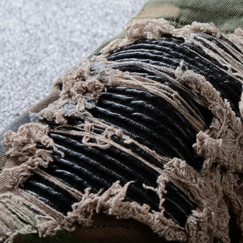 «Джинсы скинни Amiri с камуфляжными нашивками и рваными вставками – Узкий крой с множеством карманов»