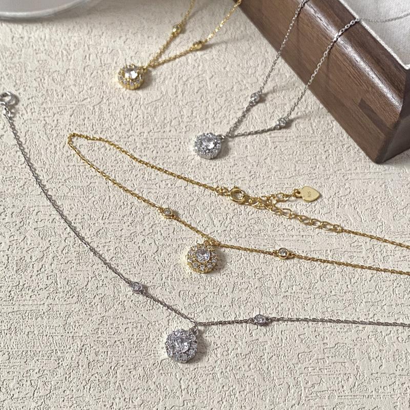 Star Dot Bracelet~ S925 Sterling Silver Plated 18K Venus Light Moissanite Bracelet Light Luxury Niche Premium Sense