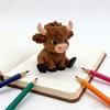 Мини-фигурка милой шотландской коровы, 3D-печать, мультяшная статуэтка сидящего бычка, коллекционный животный орнамент для декора дома, офиса, стола, полки