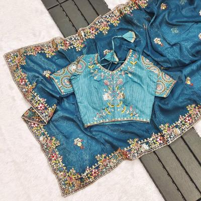 Красивое сари элегантно декорировано, что придает наряду совершенный вид.. Блузка (Необходимо сшить по размеру и посадке)