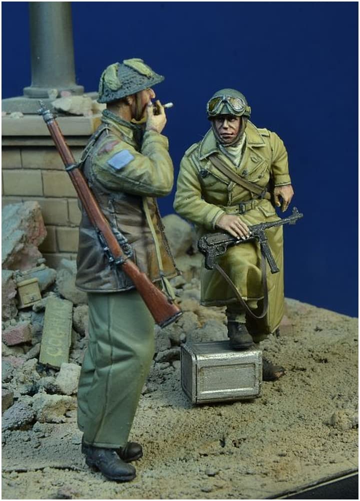 Миниатюры Вторая мировая война Канадская армия Курящий канадский пехотинец и мотоциклист-связной Набор из 2 смоляных наборов DD35201 День Д 1/35