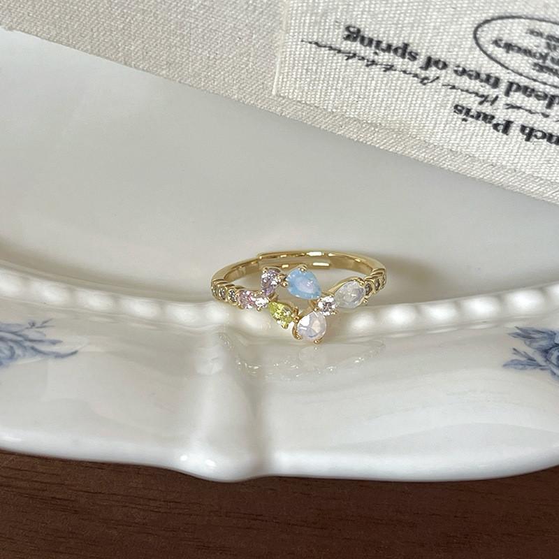 Trendy S925 Pure Silver Ring With Beautiful Pearl Floral Detailing For Women