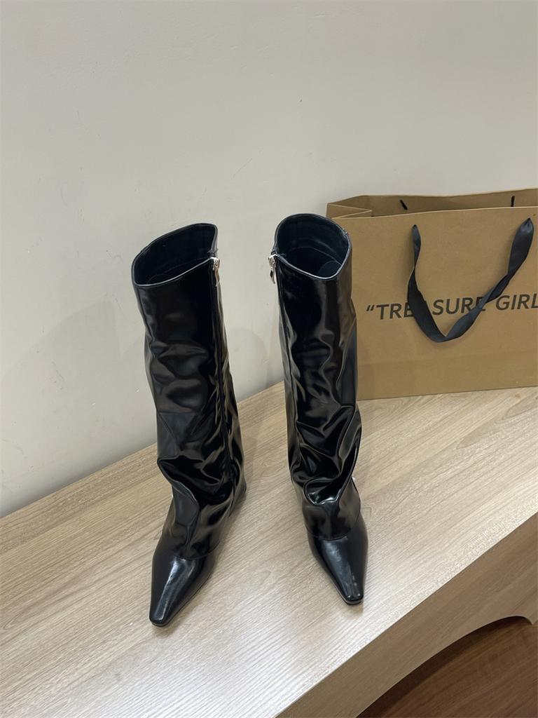 Огромные ноги! Белые ботильоны на высоком каблуке, ботфорты в стиле Spice Girl, с острым носком, на танкетке, с высоким голенищем, но до колена, женские