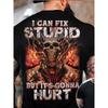Европейские размеры I CAN FIX STUPID Графическая футболка - Черная футболка с угрожающим черепом и огненным пламенем, Потертый жирный текст, Идеально для татуировки
