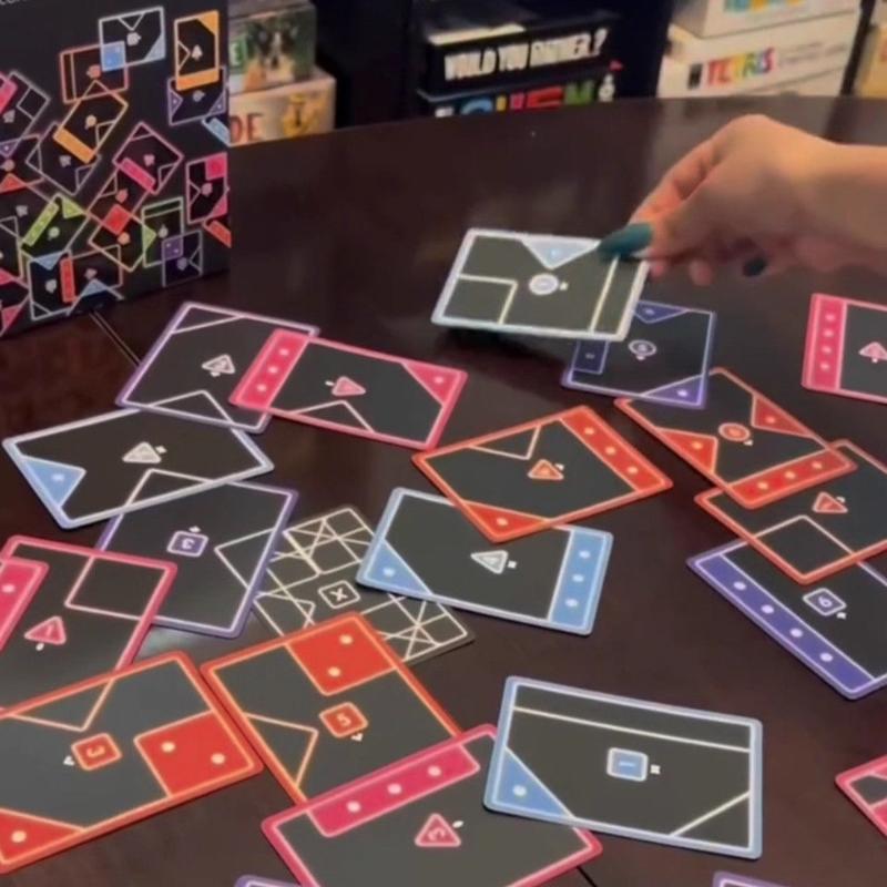 1 Набор Настольная игра Tacta 2-6 игроков Быстрая карточная игра Веселая стратегия Сопоставление форм Вечеринка Семейные посиделки Досуг Карты