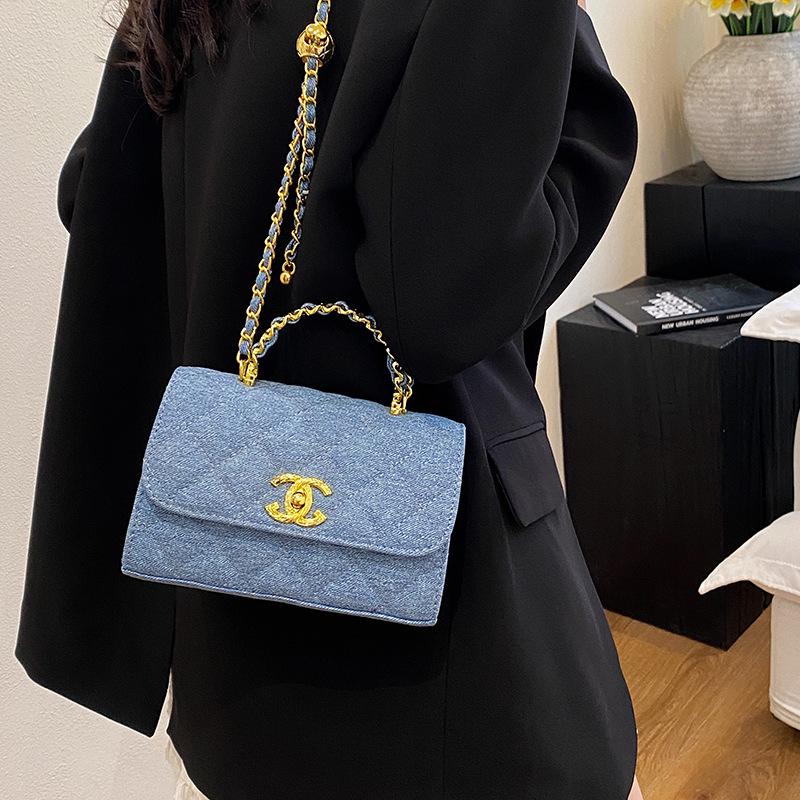 Маленькая сумка кроссбоди Xiangfeng Mini с цепочкой в виде ромбиков и золотым шариком - Красная, Осенняя мода