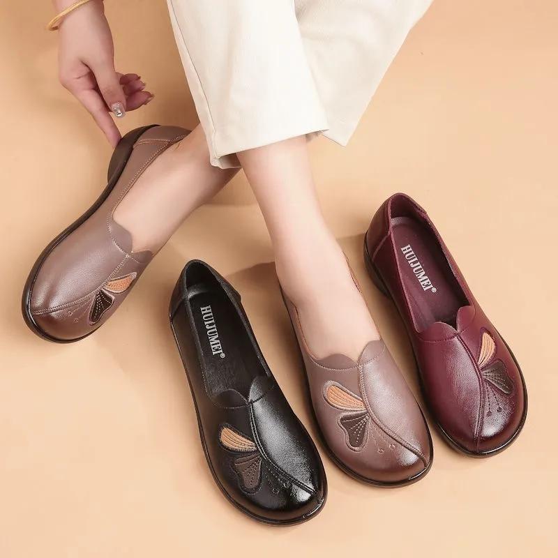 Fashion New Mom Shoes Middle-aged and Elderly Elegant Flat Shoes Soft Soled Comfortable Non Slip Butterfly Women's Shoes De Mujer 2025