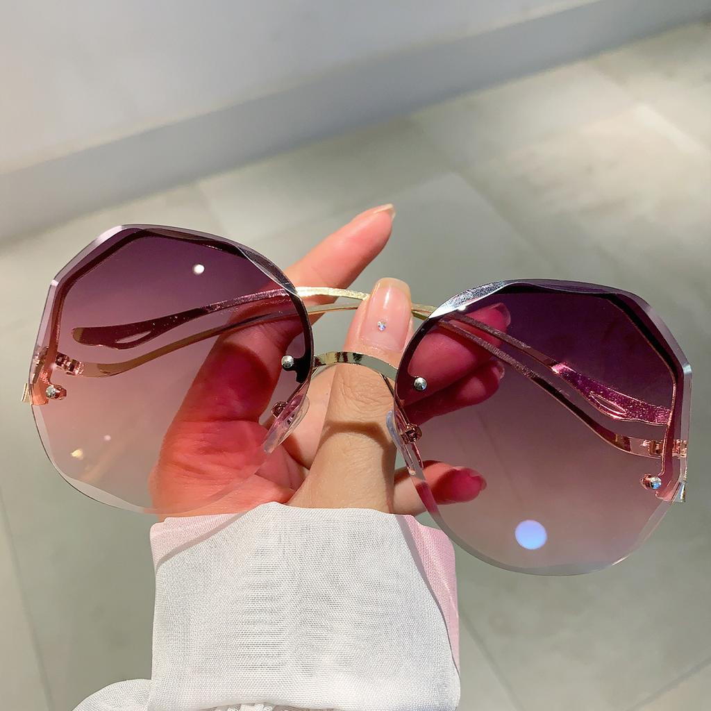 Oversized Rimless Sunglasses New Fashion Women Pink Shades Brand Design Blue Sun Glasses for Decoration Travelling Beach