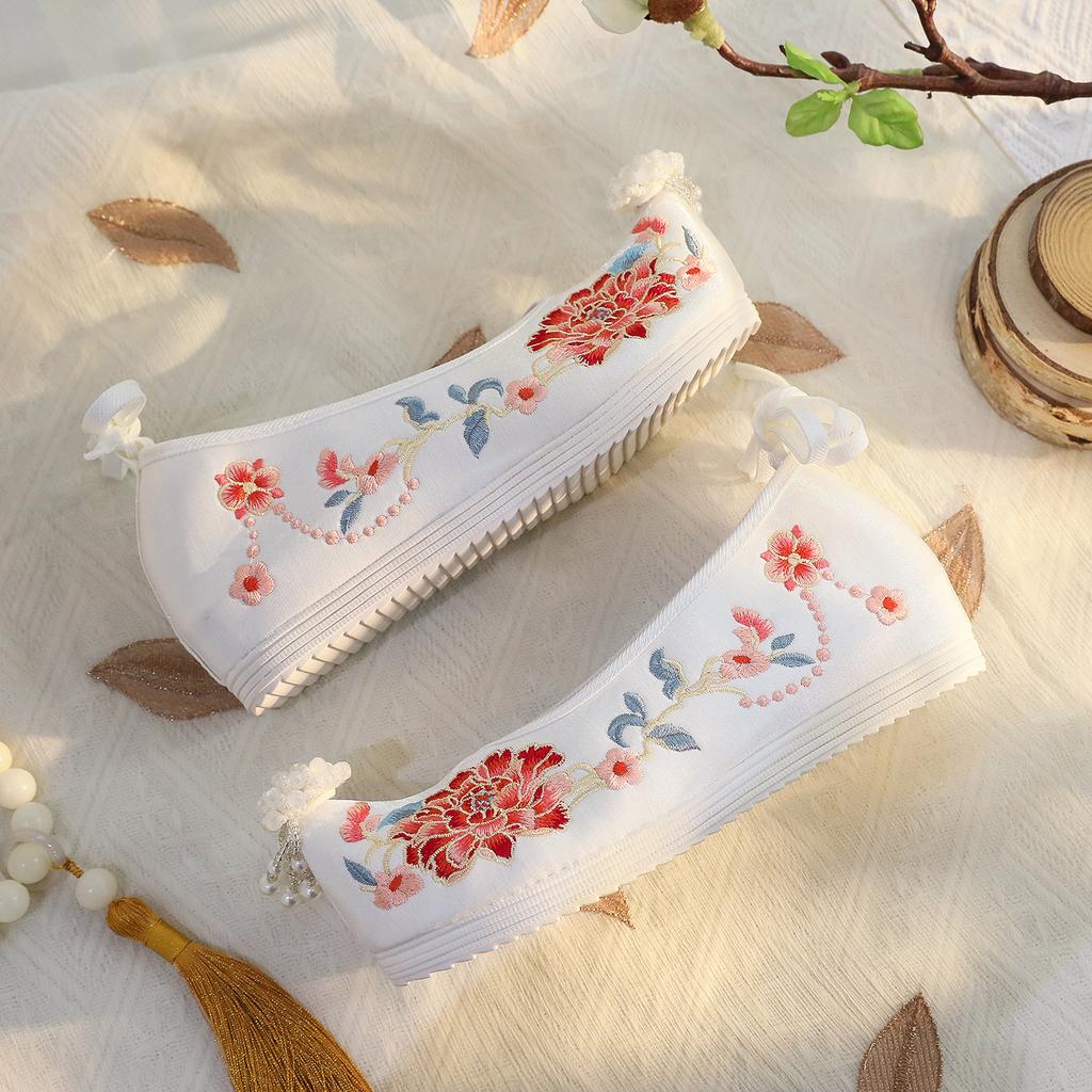 Вышитые туфли Hanfu Shoes Han Elements Ancient Style Shoes Внутренняя высота увеличена на 4 см