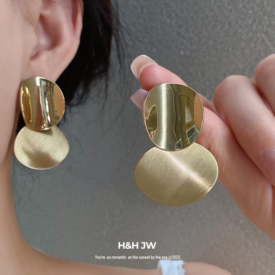Silver needle metal round brushed stud earrings fashionable retro simple cold wind earrings light luxury high-end earrings