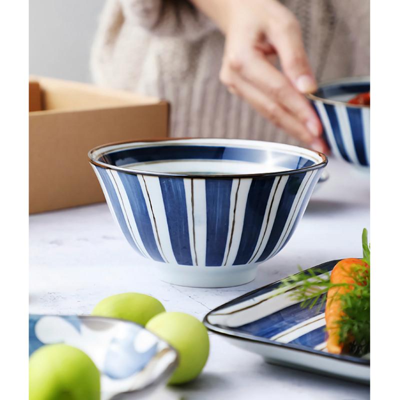 Наборы столовой посуды из сине-белого фарфора в японском стиле на одну персону для ужина включают миски, тарелку, палочки для еды, набор блюд, керамический подарочный набор из 6 предметов