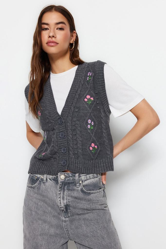 Women's Elegance Style Sweater Stone Flower Embroidery Detailed Knitwear Vest