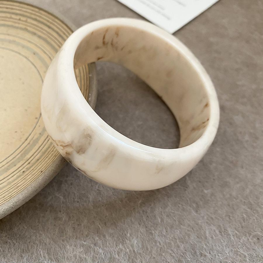 European and American Fashion High-End Marbled Acrylic Bangle Bracelet - Women's Versatile Hand Jewelry