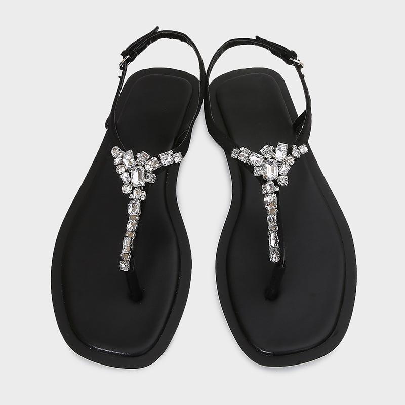 Fashion Shiny Crystal Beading Flat Sandals Women Famous Designer Thong Sandalias Mujer Rhinestone Band Sandalias De Mujer Verano 2025