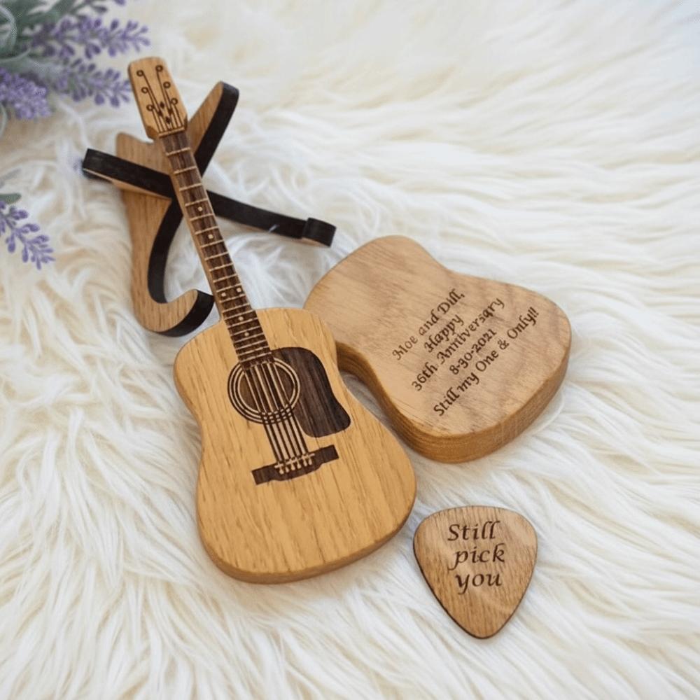 Wooden Material Guitar Pick Box Guitar Shape Portable Size Guitar Pick Holder Guitar Accessory Mini Design Guitar Pick Case