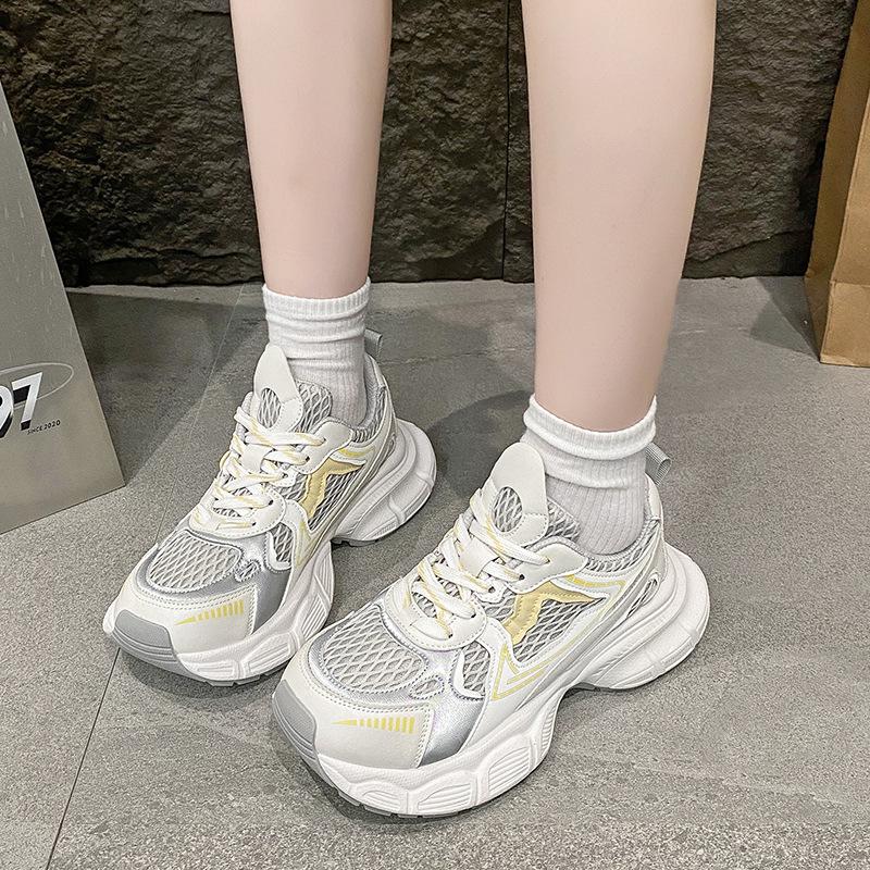 Женские новые весенне-летние сетчатые повседневные кроссовки для бега, универсальная обувь на толстой подошве, дышащая, в тренде