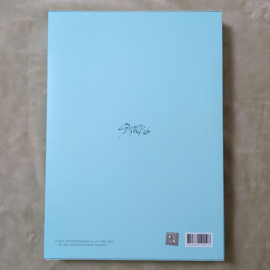 [USED] straykids Stay in STAY Photobook Jeju Photobook SKIZ