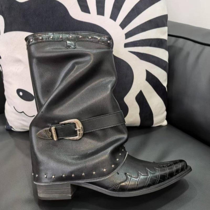 Новые Ретро Сапоги Популярные Сапоги Рыцаря с Пламенными Заклепками Плиссированные Женские Сапоги с Острым Носком на Толстом Каблуке с Пряжкой-Ремнем Черные Кожаные Сапоги до Середины Икры