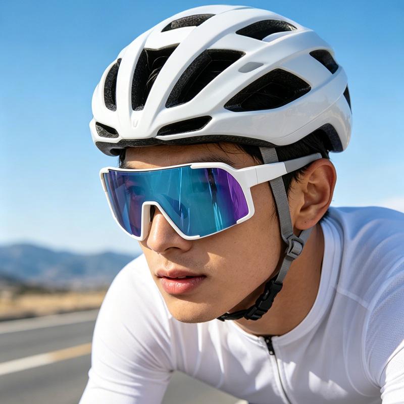 The new cycling glasses are suitable for both day and night use, and they offer windproof protection for mountain biking, outdoor climbing, and