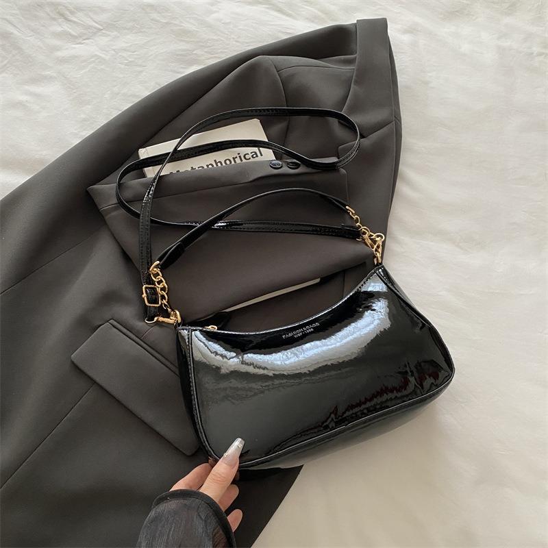 Однотонный популярный летний новый модный повседневный трендовый портфель через плечо для работы, портативная маленькая квадратная сумка подмышку