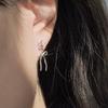 POSTLUDE [SILVER] TIE RIBBON DROP EARRINGS