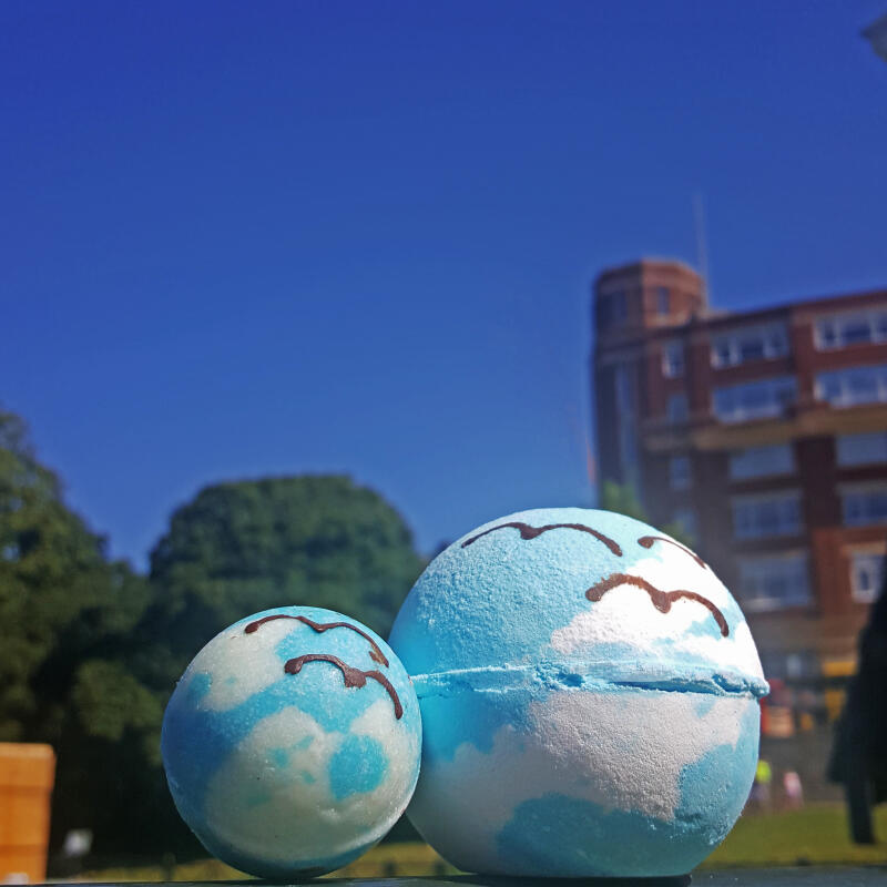 BOMP COSMETICS Azure Skis Bath Blaster