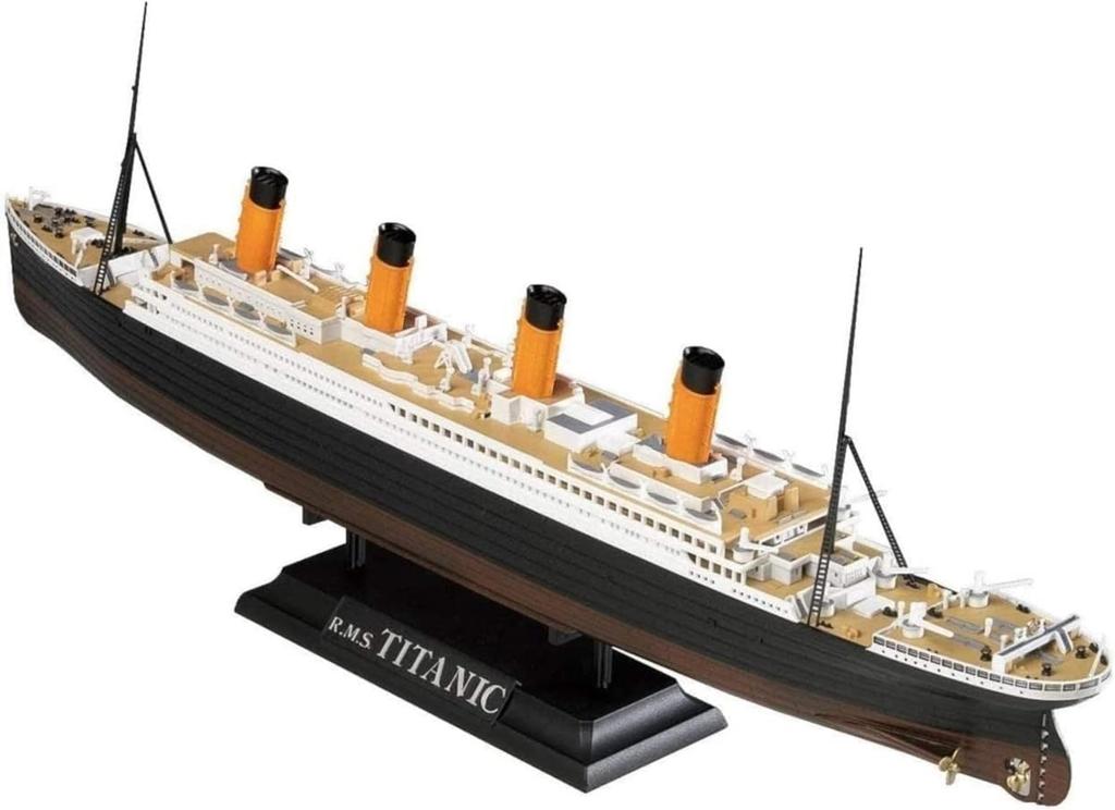 Doyusha 1700 Amazing Plastic Model 22nd R.M.S. Titanic LED Set Color-coded Plastic Model
