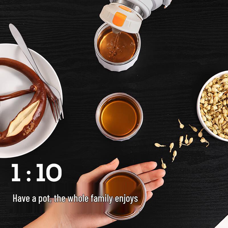 Strawberry Life 0536 Stainless Steel Thermos Bottle