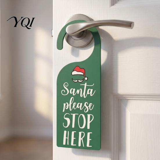 Christmas Door Hanger Decorations Handle Sign, Santa Please Stop Here Plastic Red Green Sign Festive Knob for Holiday Bedroom Decoration Cute