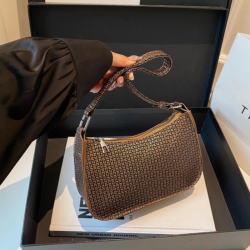 Однотонная повседневная и легкая новая женская сумочка летняя популярная портативная на плечо подмышку